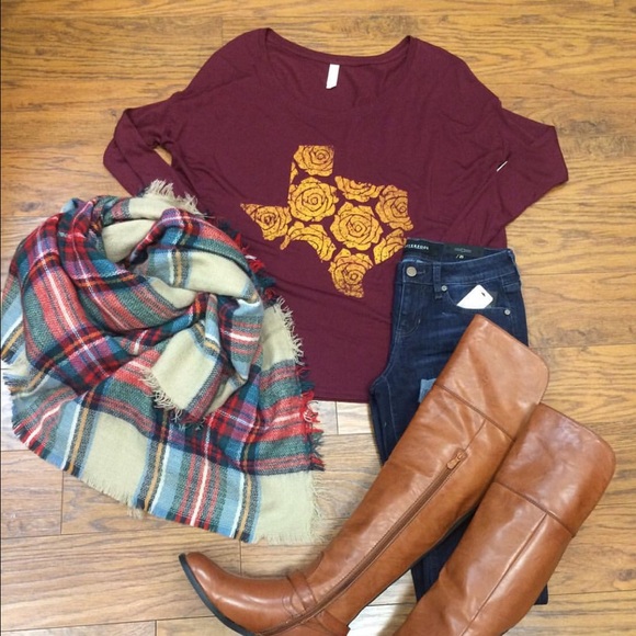 BELLA Yellow Rose of Texas Tunic - Picture 3 of 6